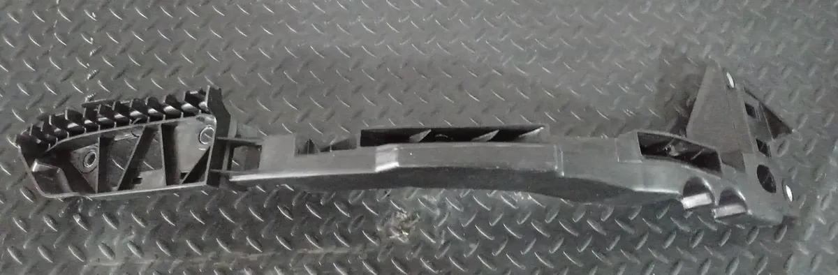 Guia-faro Delantera Derecha Volkswagen Polo Vento 2014-2021